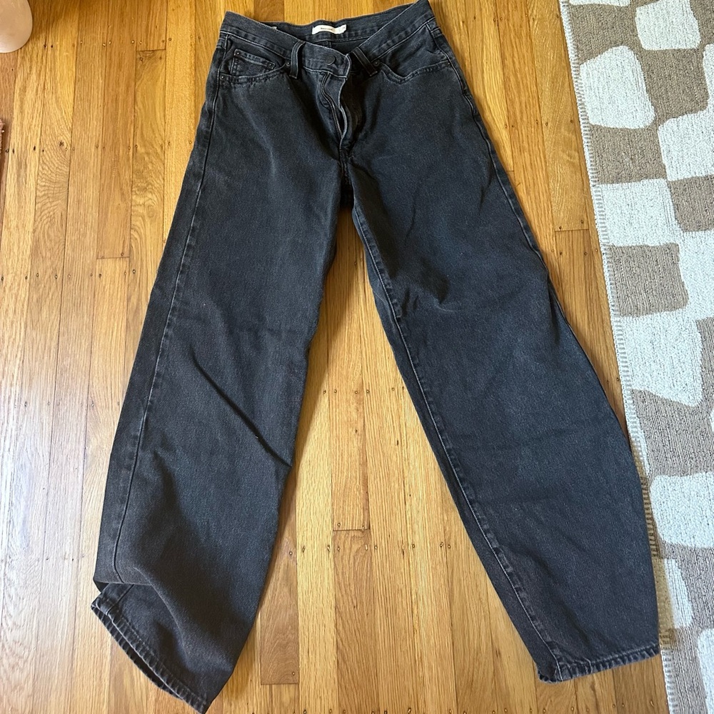 Levi’s baggy dad jeans